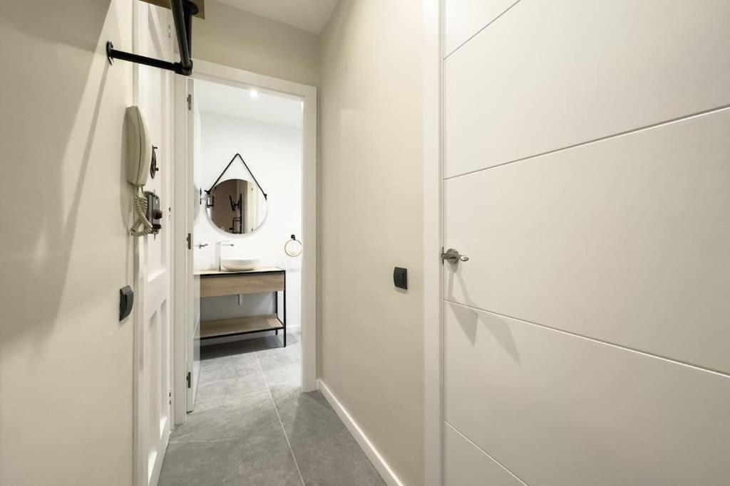 Bebarceloner Sants Apartments - 2 Bedrooms Exterior photo