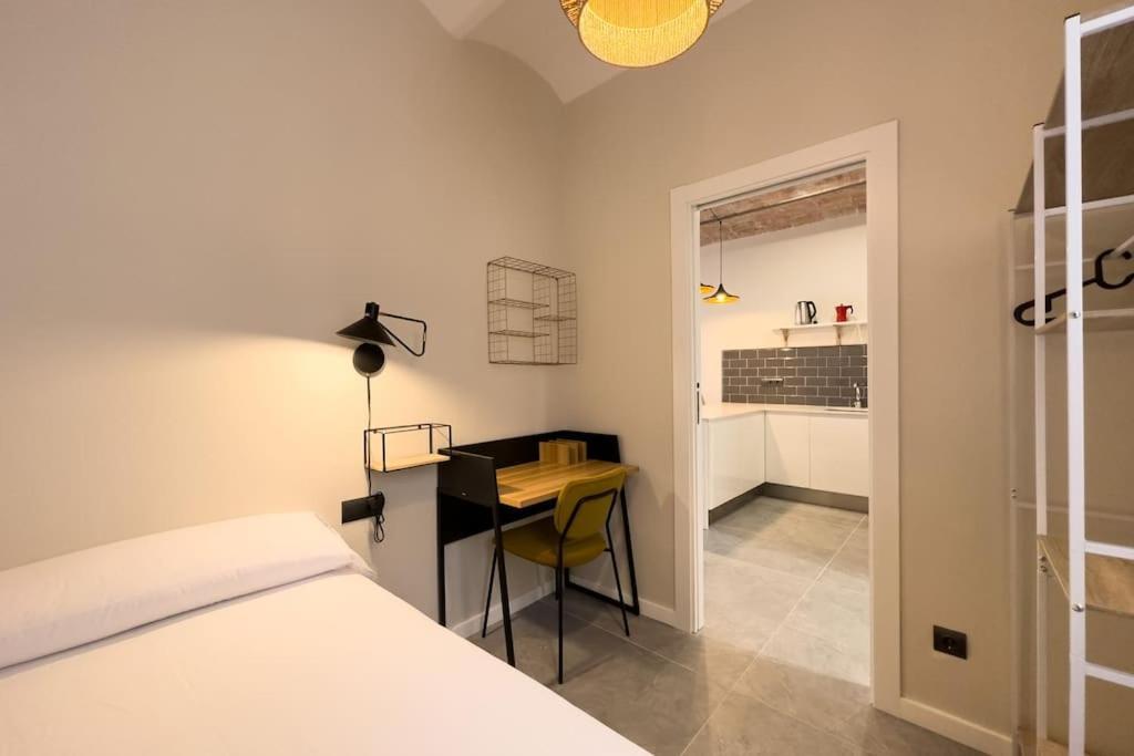 Bebarceloner Sants Apartments - 2 Bedrooms Exterior photo