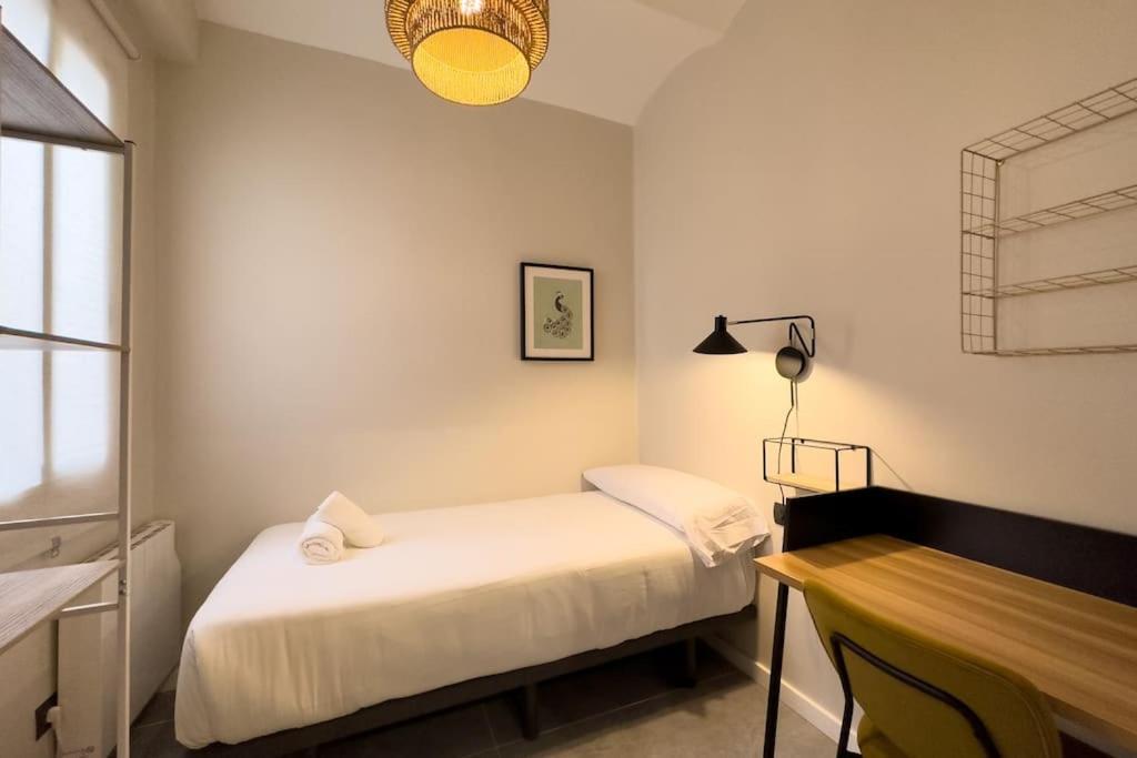 Bebarceloner Sants Apartments - 2 Bedrooms Exterior photo